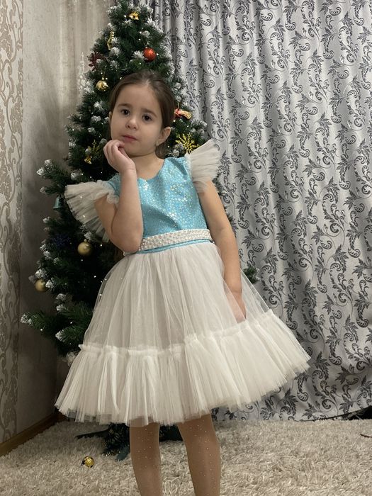 дитячі нарядні плаття ,сукні Сніжинки,Бджілки та інші  на  Сніжинки