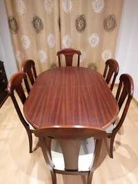 Mesa em madeira com 6 cadeiras