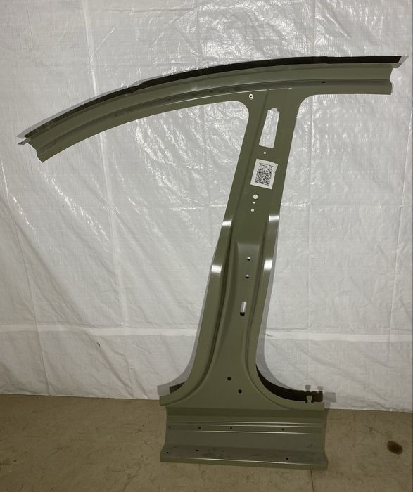 Tesla Model Y боковина кузова