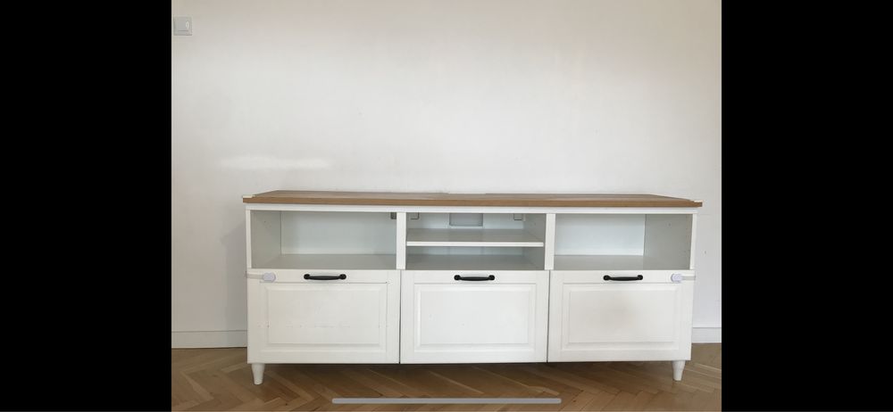 Piekna szafka RTV IKEA