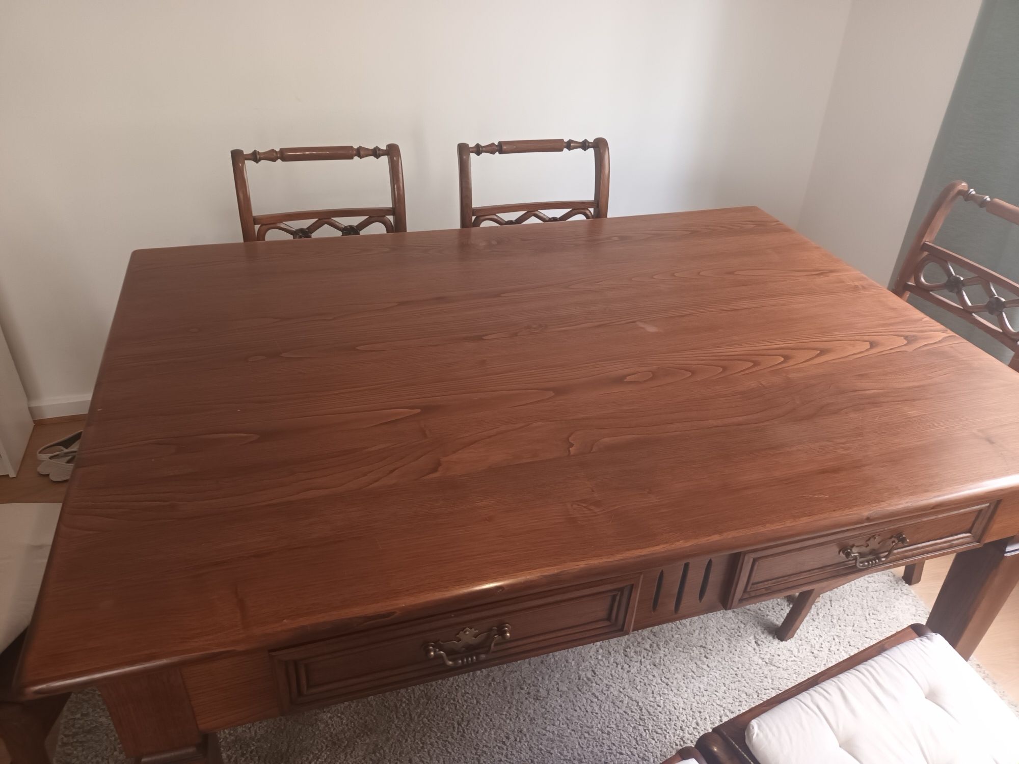Mesa com 6 cadeiras, Madeira de Qualidade