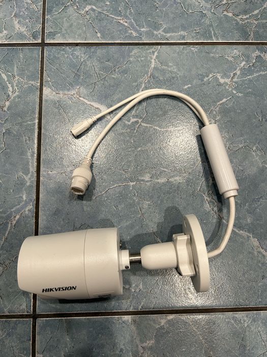 Відеокамера Hikvision DS-2CD2020F-i