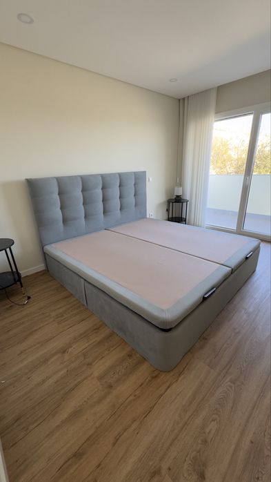 Sommier + cabeceira - 200x200 com arrumação