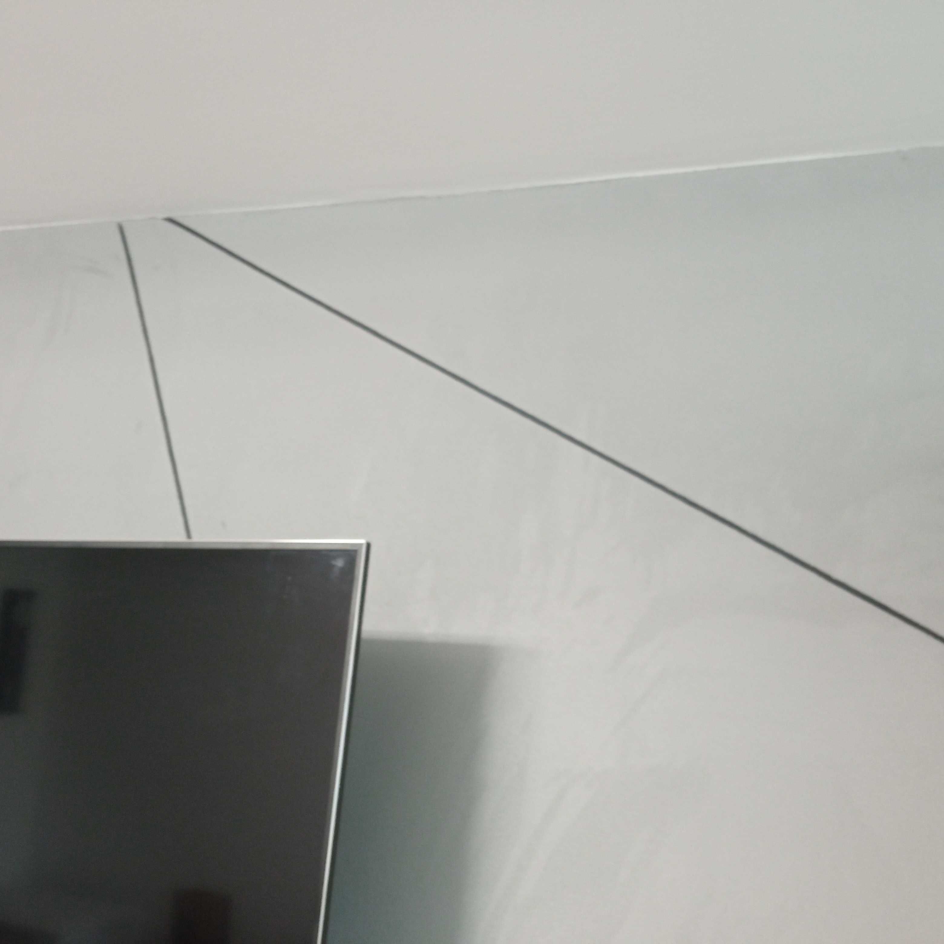 Taśma liniowa 6 mm do efektu pasów na betonie architektonicznym.
