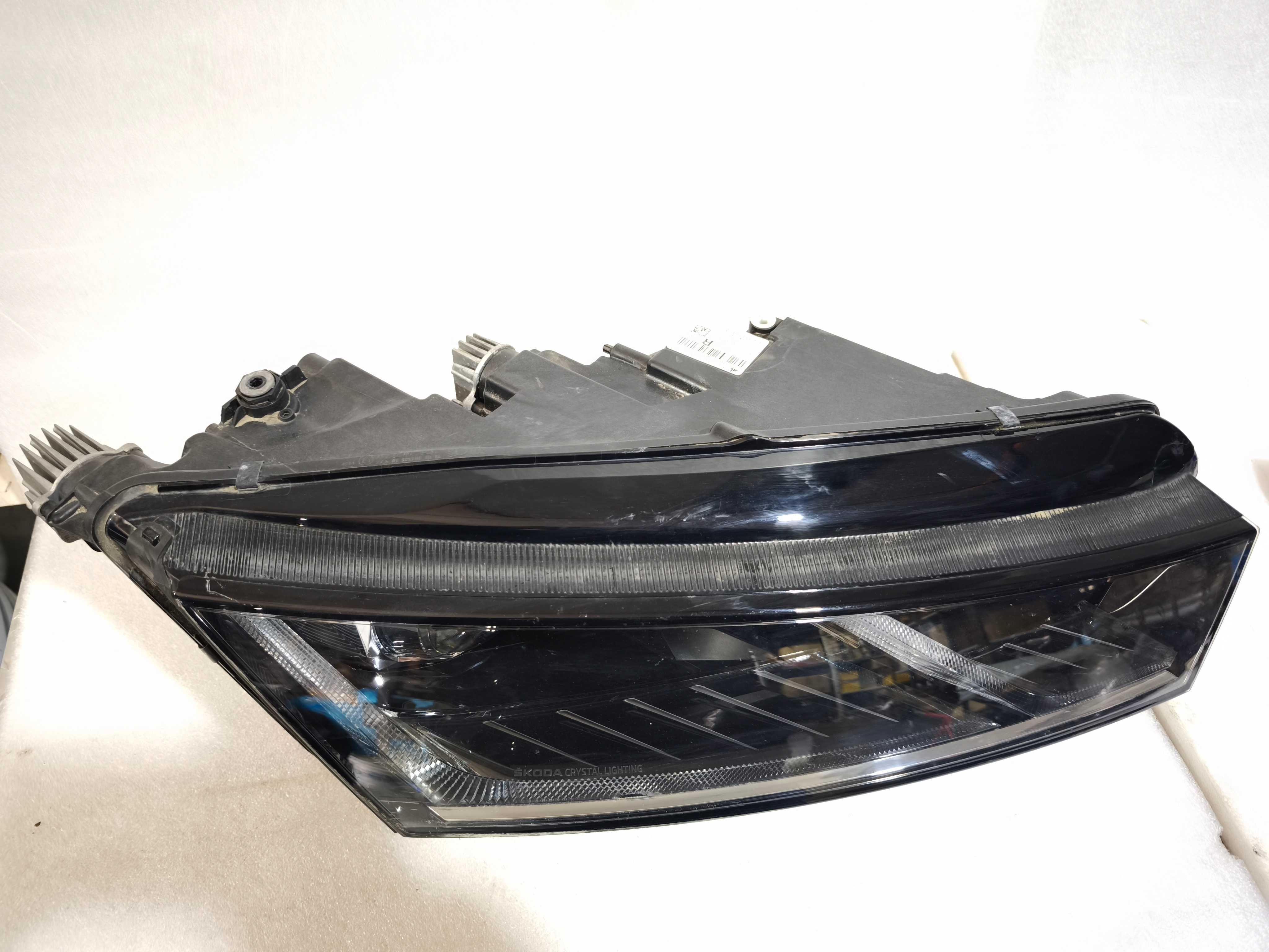 Lampa prawa przód przednia Full LED Skoda Octavia IV 4 oryginał EU