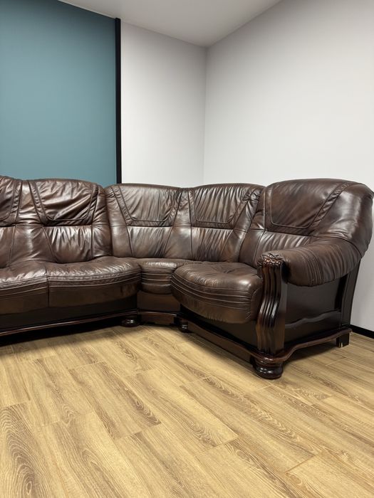 Класичний диван + крісло (деревʼяний каркас), Італія