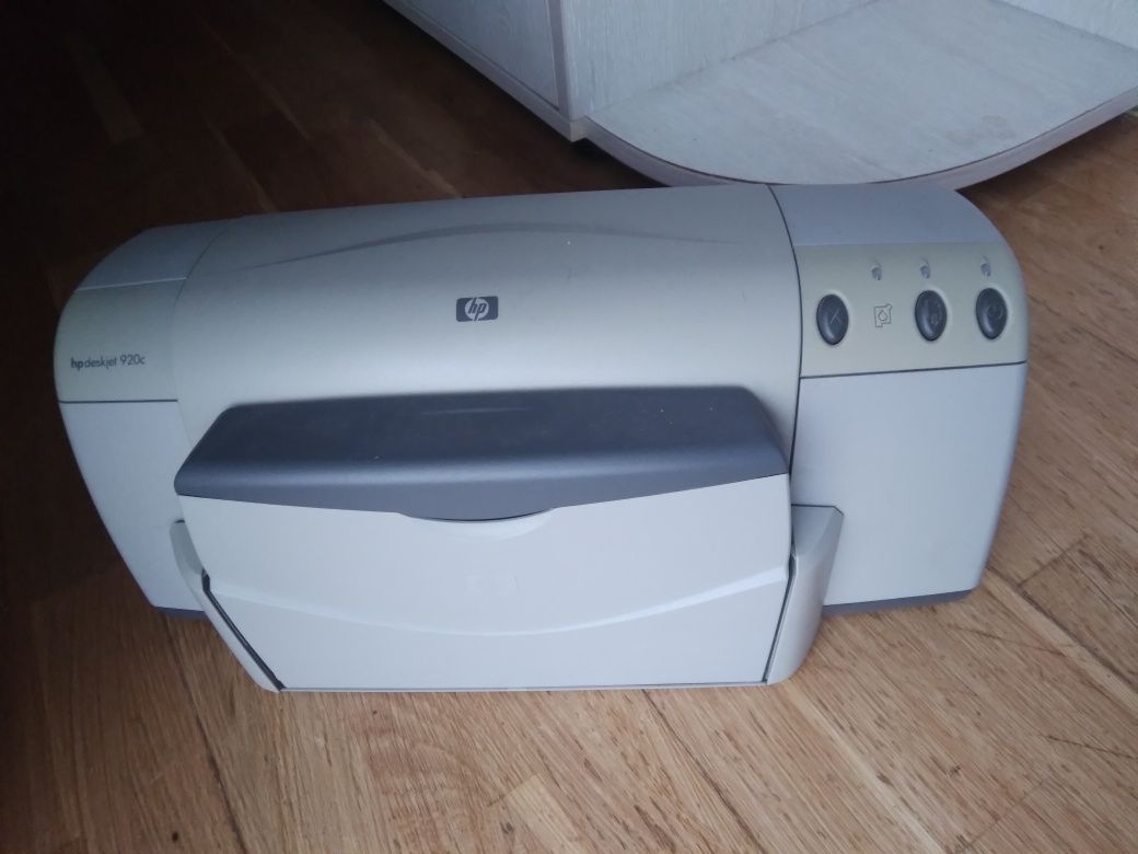 Принтер HP Deskjet 920c