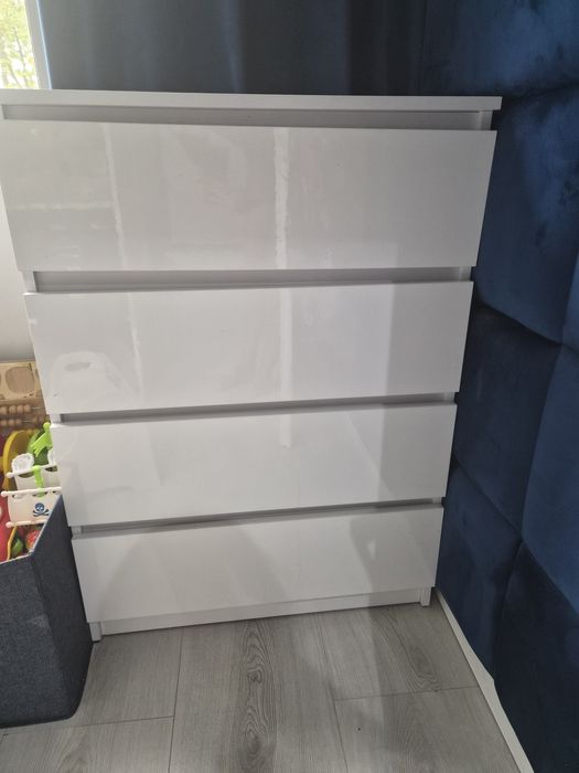 Biała komoda lakierowany fronty