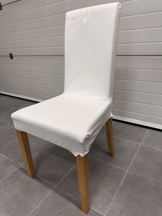 Conjunto de cubos e cadeira, mesa de cabeceura e cadeira