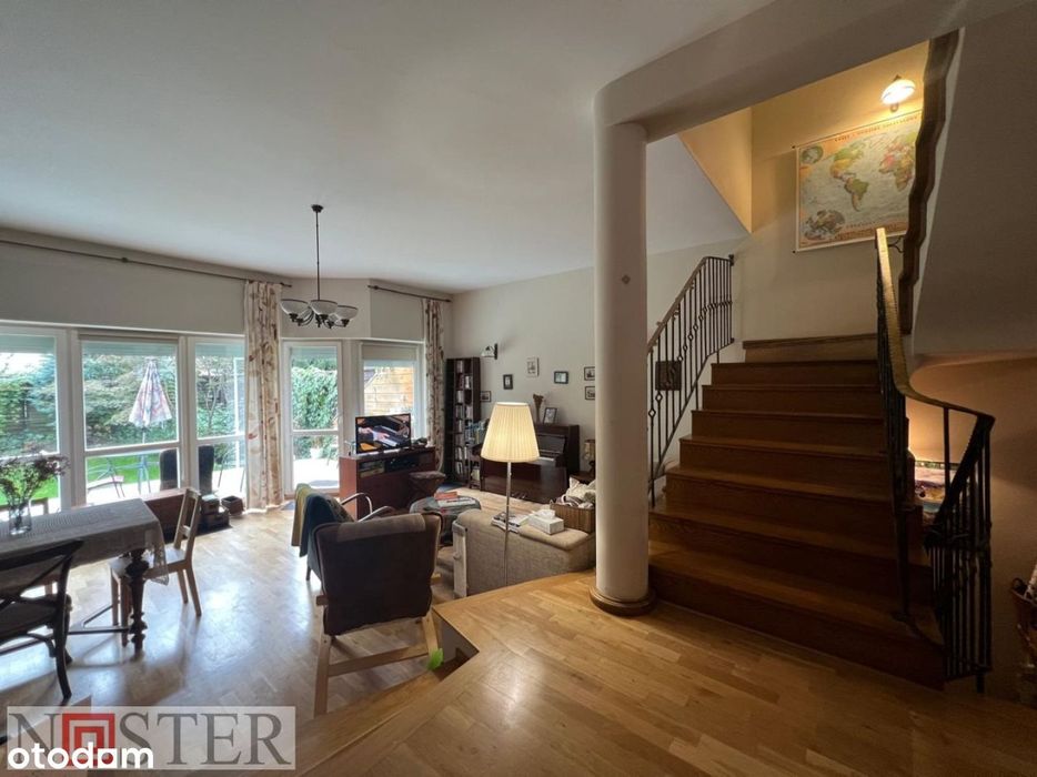 dom na Natolinie przy Skrapie Ursynowskiej