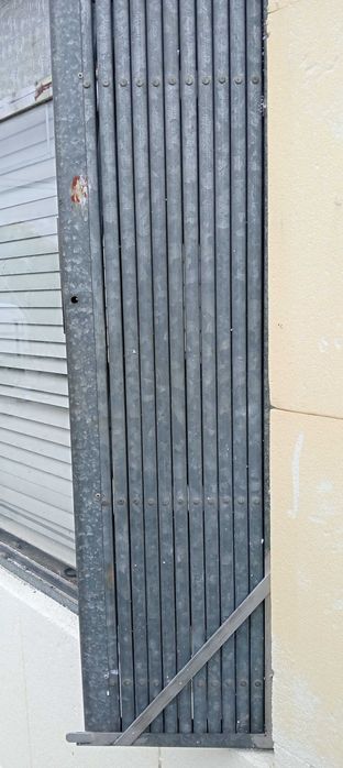 Grades em ferro com chaves