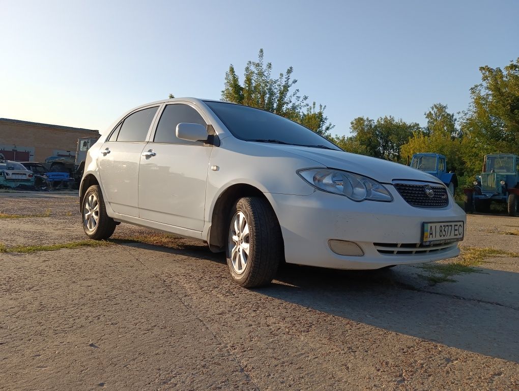 Продам автомобіль byd f3r