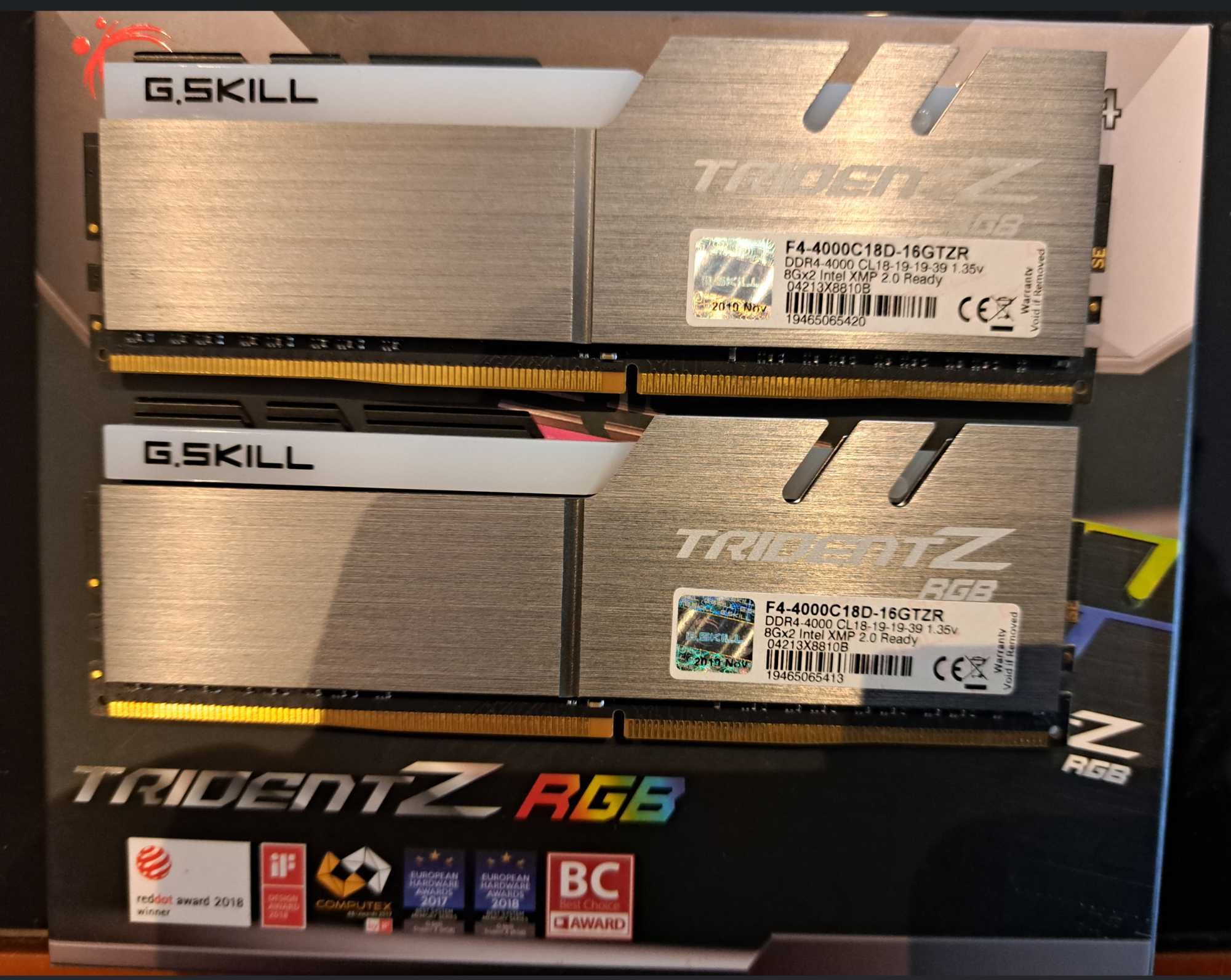 Memórias DDR4 4000 MHz G. SKYLL 
 2 X 8 Gb = 16 Gb