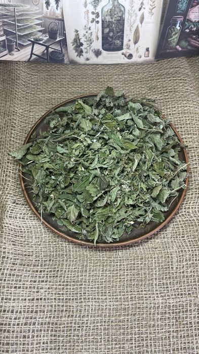 Листя меліси сушене, лікарські трави