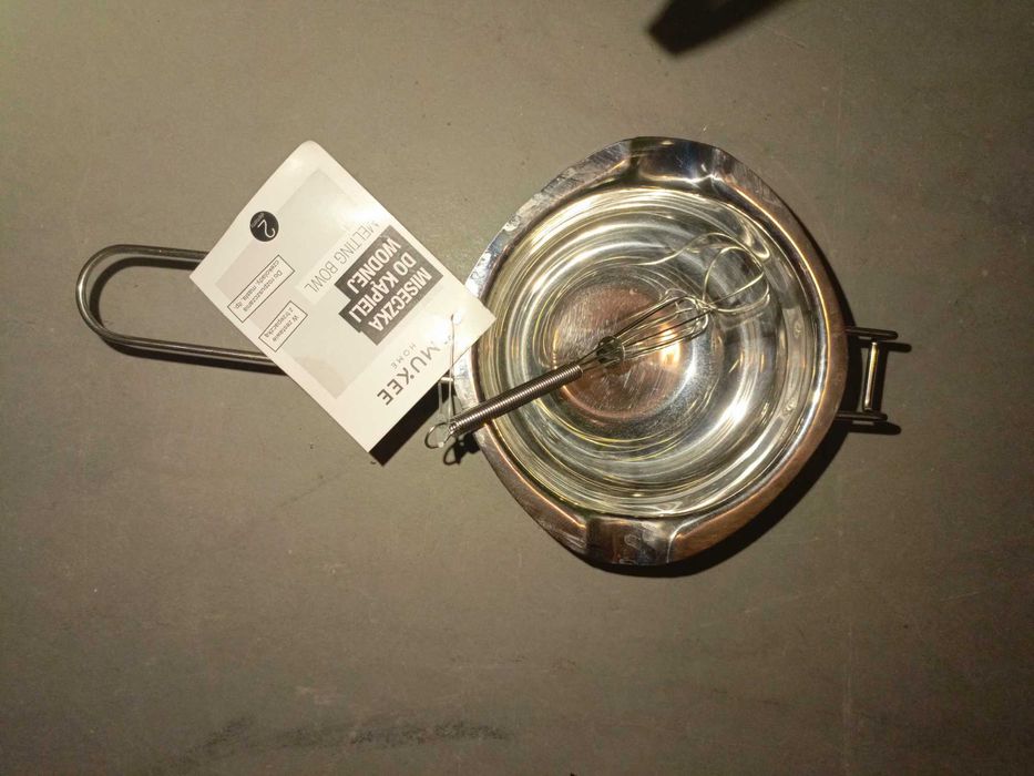 2szt: Smukee Miseczka z trzepaczką + kik: sitko ze stali nierdzewnej