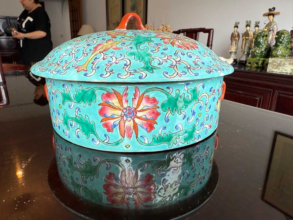 Taça chinesa com tampa em porcelana