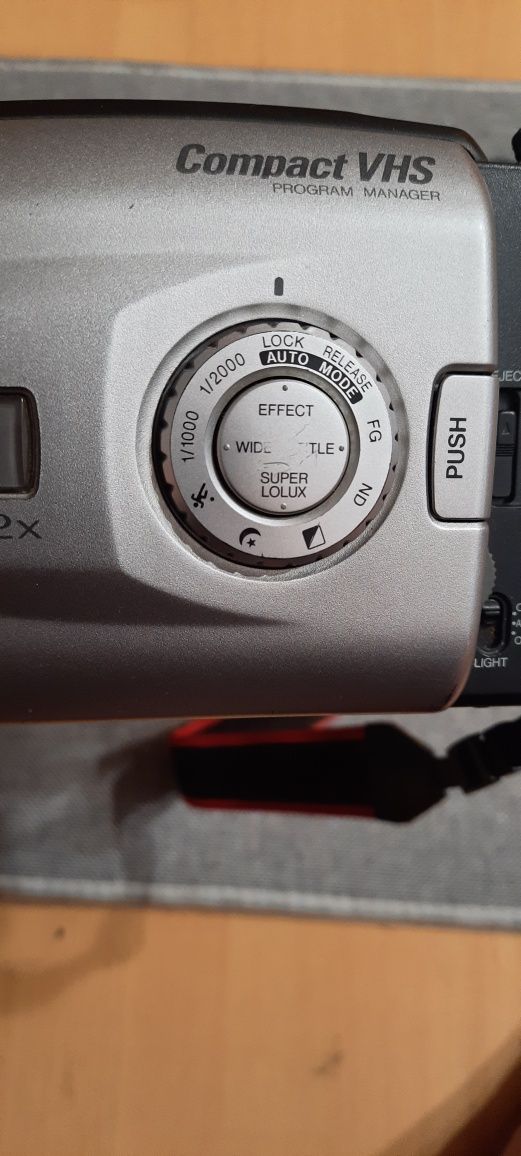 Kamera JVC GR-AX480E