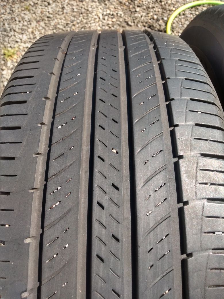 Opony letnie 2 szt Hankook 215/55R18.