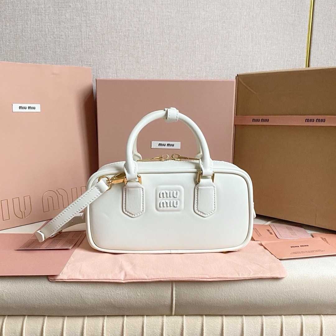 MiuMiu Biała Torebka 2025 - Luksusowy i Elegantny Design