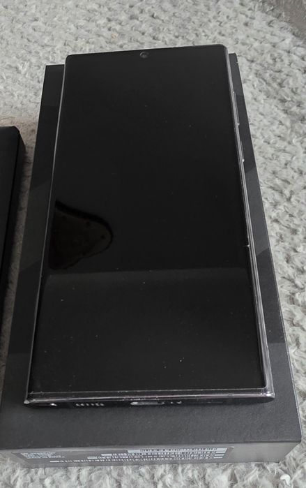 Samsung Galaxy S22 Ultra 256 GB / 12 GB RAM