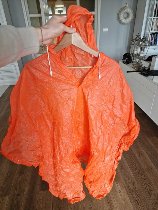 OKAZJA! Peleryna przeciwdeszczowa z kapturem