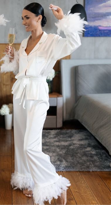 Піжіма, костюм білий із пірʼям від Ateia atelier ( Avtorske atelier)