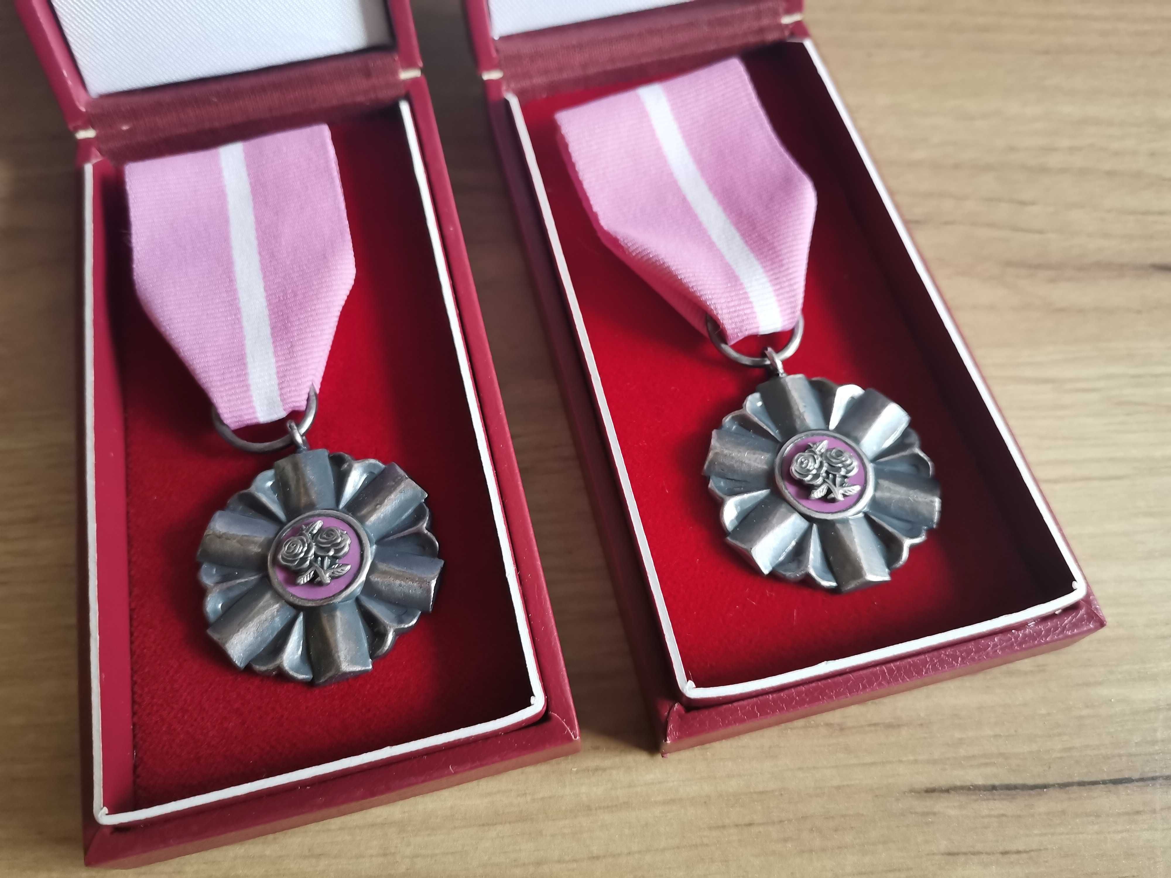 Medal, order za długoletnie pożycie małżeńskie 2 sztuki