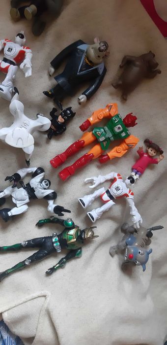 Игрушки из макдональдса 2007 - 2008 годов роботы бэтмены