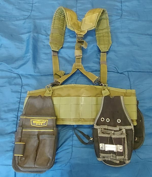 Cinto para transporte de ferramentas. Cinto e suspensórios militares.