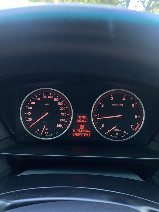 BMW e60 2.5 benz rest