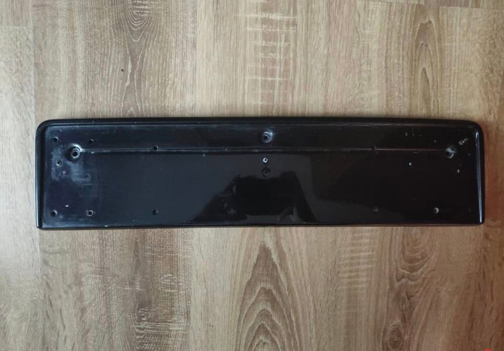BMW E39 mocowanie tablicy rejestracyjnej listwa ramka podkładka