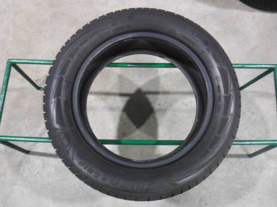 4xOpony 215/60/R17 Zimowe Goodyear Ultra Grip SUV 6mm
