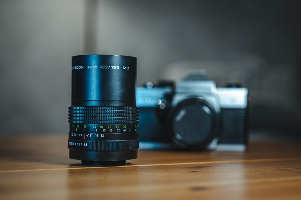 Obiektyw Pentacon auto 135mm MC f2.8 M42 -plus pudełko