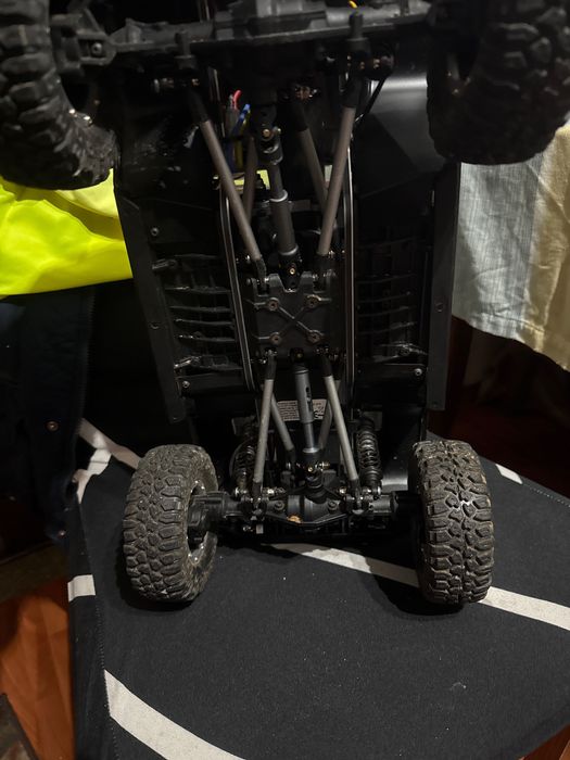 Carro rc com pouco uso.