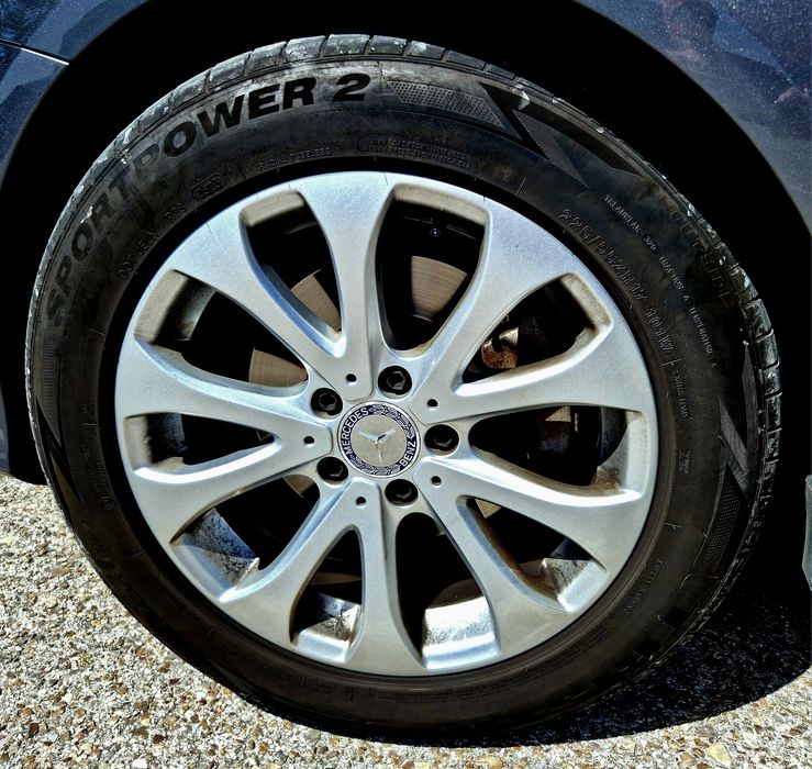 Jantes originais nercedes 17 c/pneus igual novos
Só tenho 10 Pernes !