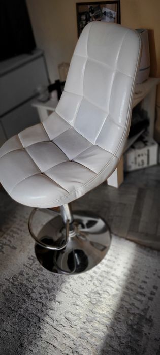 Столик косметичний