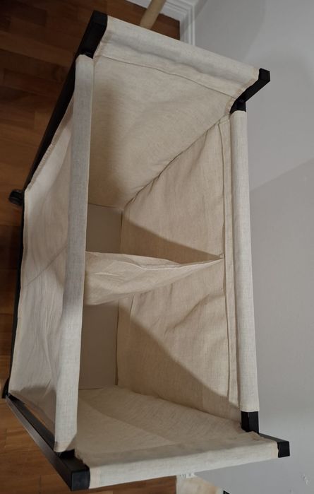 Vendo cesto de roupa com armação em ferro