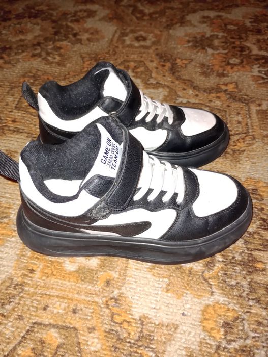 Осінньо- весняні кросівки