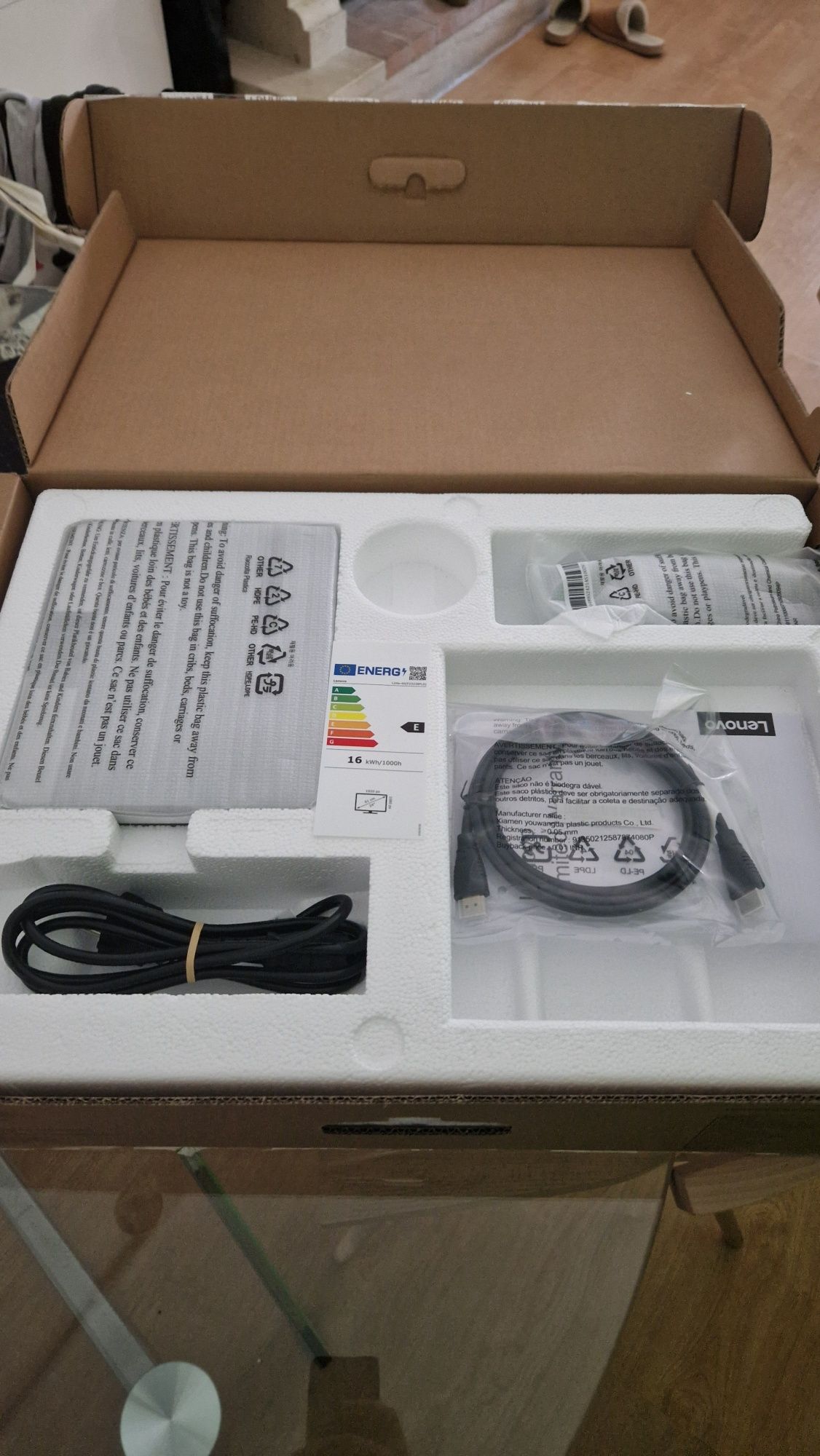 Monitor Lenovo L24E