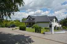 Olecko komfortowy apartament (ok. 100 m2) nad jeziorem.
