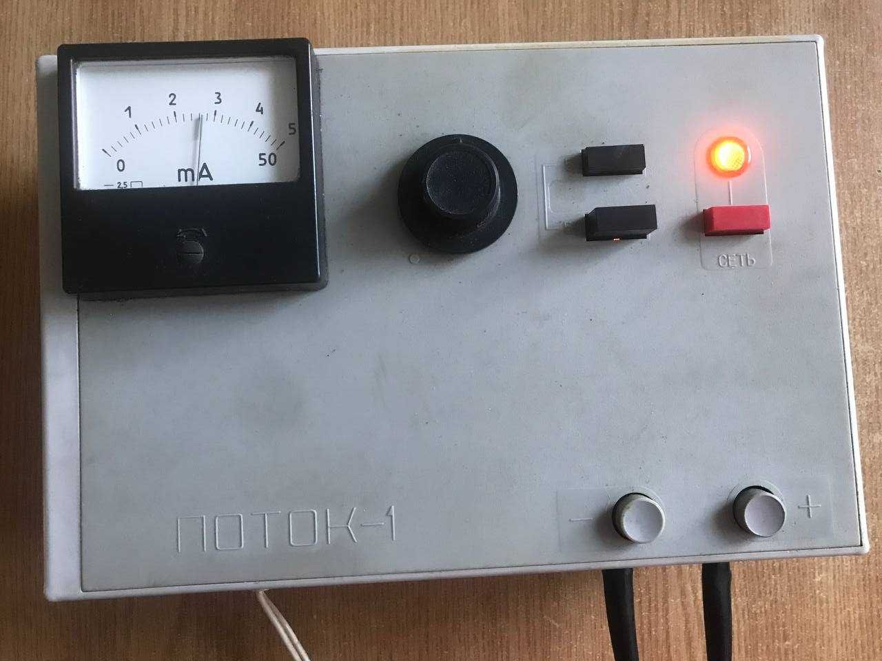 Немного приборов.