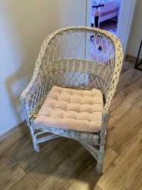Krzesło ratanowe malowane z poduszką