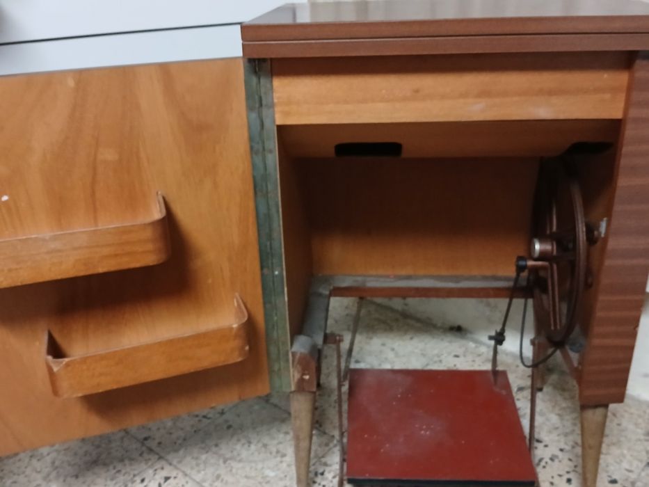 Máquina de costura singer