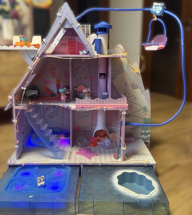 Domek LOL Winter Disco Chalet z LED, gondolą i basenem – Olsztyn