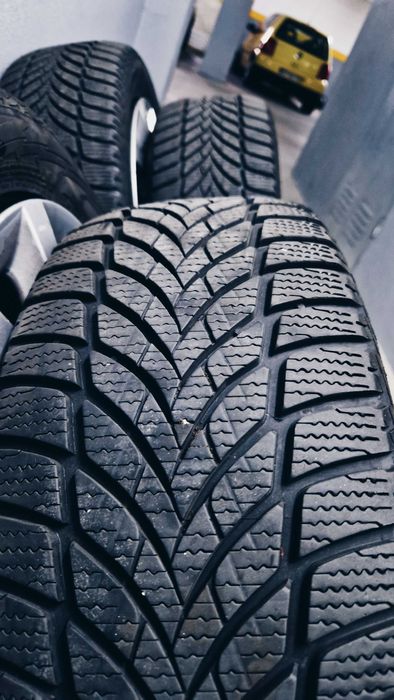 Jantes Mercedes com Pneus Goodyear Ultragrip Ice 205/55 R16