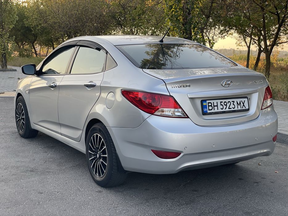 Hyundai Accent avtomat 2011