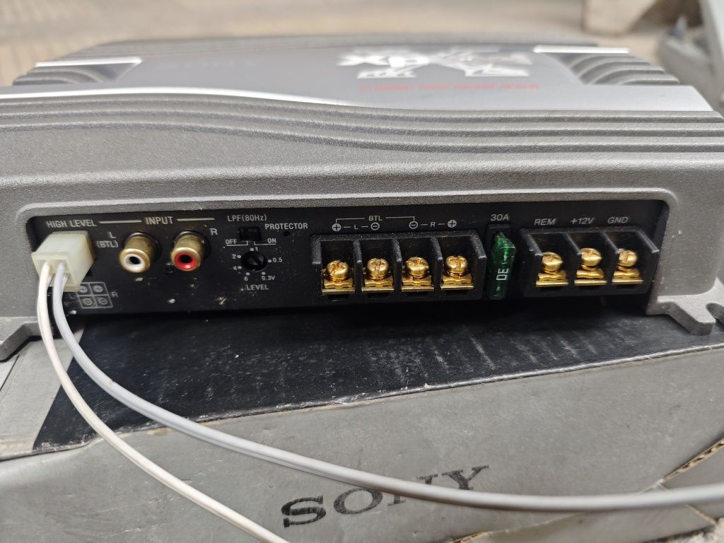 Amplificador Sony Xplod XM-SD12X 250W — Usado