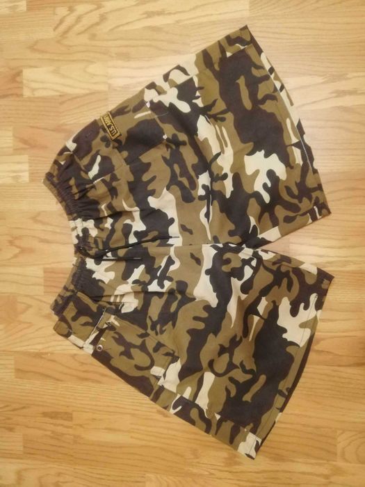 Sprzedam krótkie spodenki moro