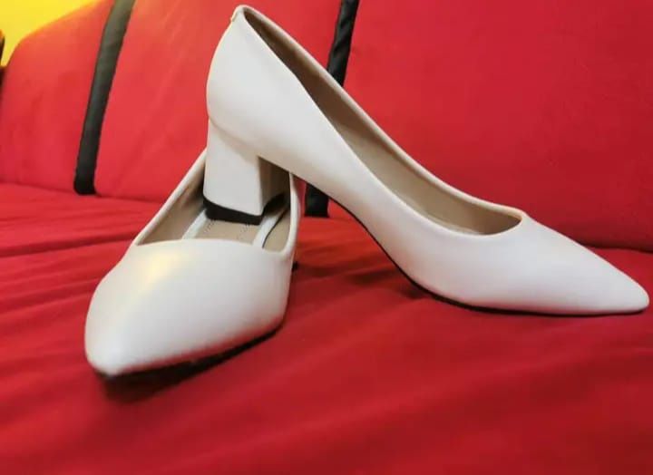 Białe buty obcas 5cm nowe r.38