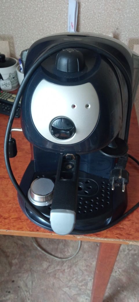 Кофеварка Delonghi